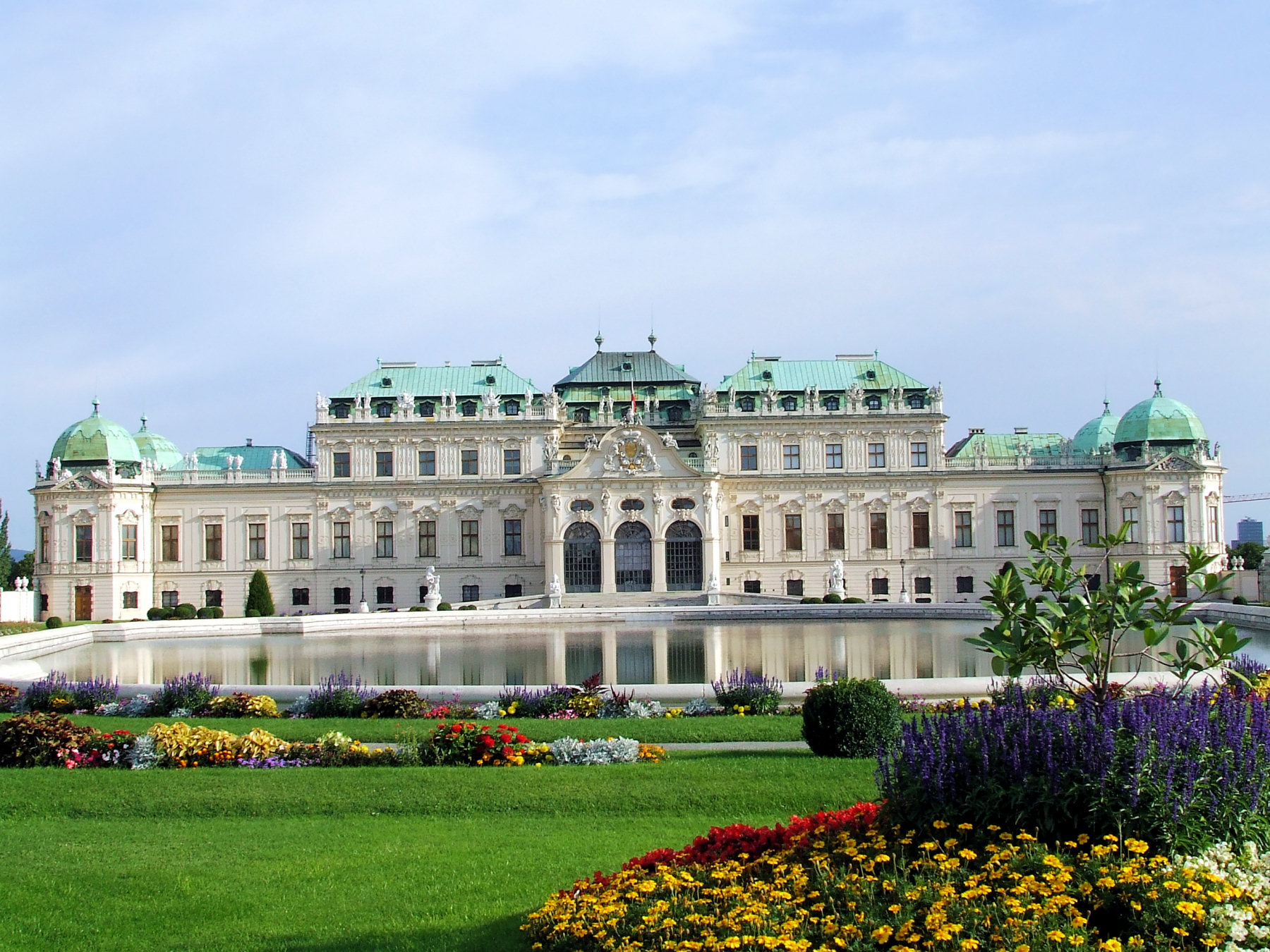 http://upload.wikimedia.org/wikipedia/commons/5/59/Belvedere_Wien1.jpg